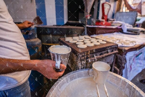 Preparing qatayef stages